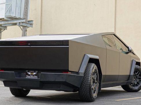 Used 2024 Tesla Cybertruck AWD Crew Cab image 15