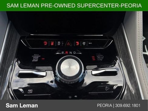 Used 2022 Jeep Wagoneer Series III AWD/4WD image 13