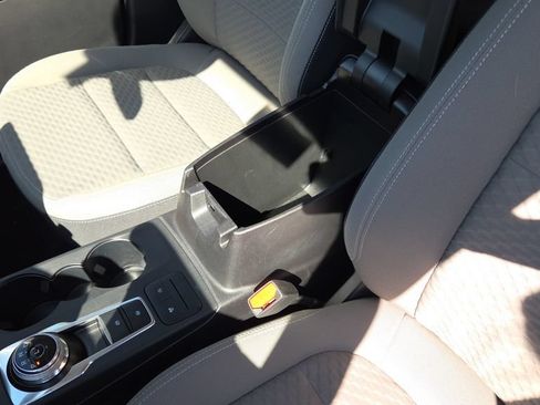 Used 2021 Ford Escape SE w/ Cold Weather Package FWD image 19
