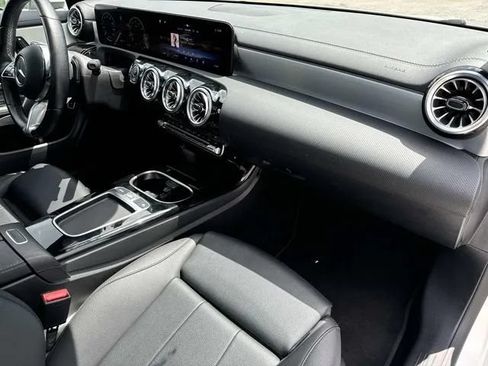 Used 2025 Mercedes-Benz CLA 250 4MATIC image 27