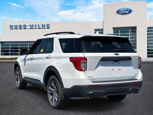Used 2024 Ford Explorer XLT w/ Equipment Group 202A AWD/4WD image 5