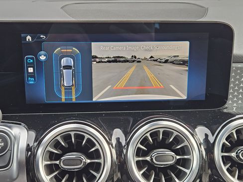 Certified 2025 Mercedes-Benz GLB 250 image 18