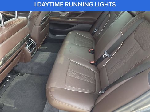 Used 2017 BMW 740i image 17