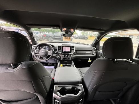 New 2026 RAM 1500 4x4 Crew Cab image 34