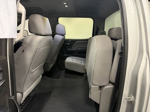 Used 2018 Chevrolet Silverado 1500 Custom w/ Custom Value Package image 21