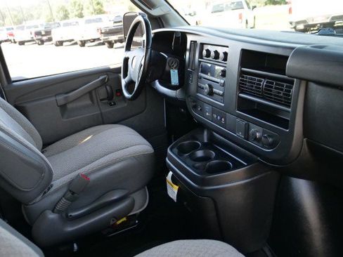 Used 2021 Chevrolet Express 3500 w/ Power Convenience Package RWD image 31