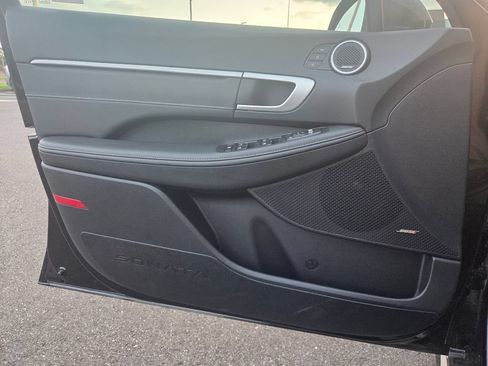 Used 2025 Hyundai Sonata Limited FWD image 25