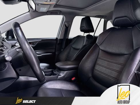 Used 2020 Toyota RAV4 XLE Premium AWD/4WD image 23