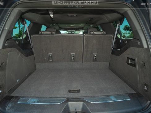 Used 2022 Cadillac Escalade ESV Premium Luxury image 17