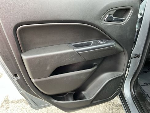 Used 2022 Chevrolet Colorado LT w/ LT Convenience Package image 24