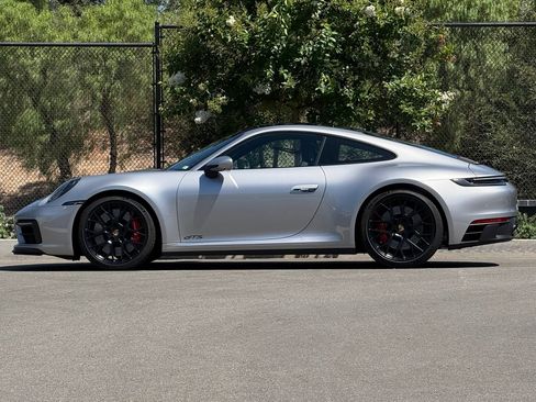 Certified 2024 Porsche 911 Carrera GTS RWD image 2