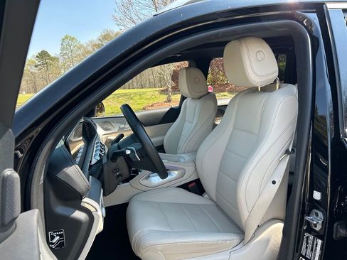 Used 2025 Mercedes-Benz GLS 450 4MATIC image 42