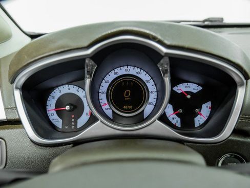 Used 2010 Cadillac SRX Luxury image 18