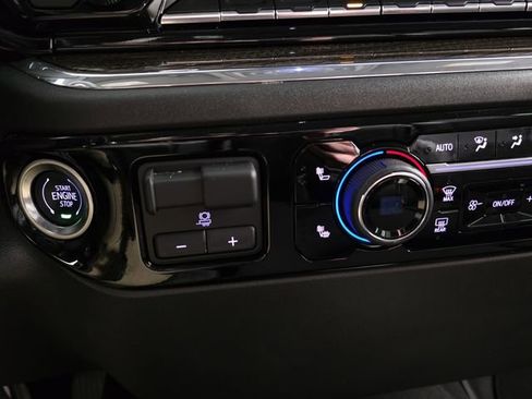 Used 2024 Chevrolet Silverado 1500 LT image 18