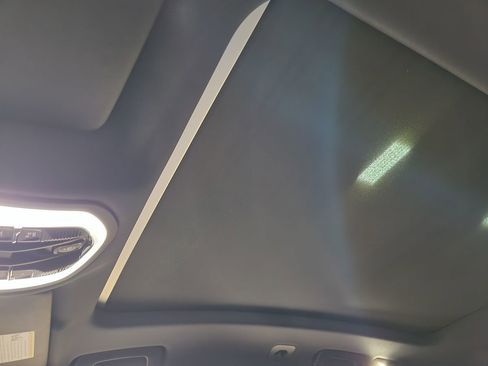 Used 2021 Porsche Macan image 46