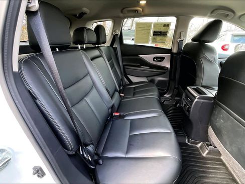 Used 2023 Nissan Murano SV image 18