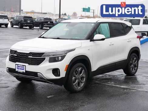 Used 2024 Kia Seltos LX image 9