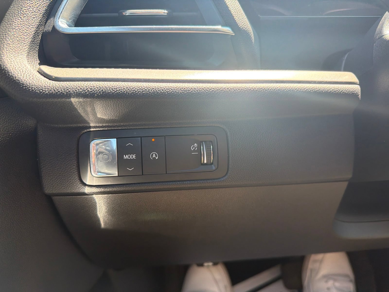 Used 2025 Chevrolet Traverse LT w/ LPO, Floor Liner Package FWD image 19