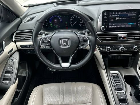 Used 2018 Honda Accord Touring image 13