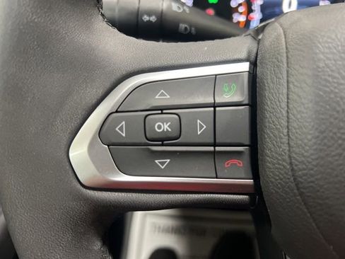 Used 2023 Jeep Compass Latitude AWD/4WD image 19