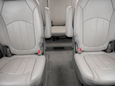 Used 2013 Chevrolet Traverse LTZ image 13