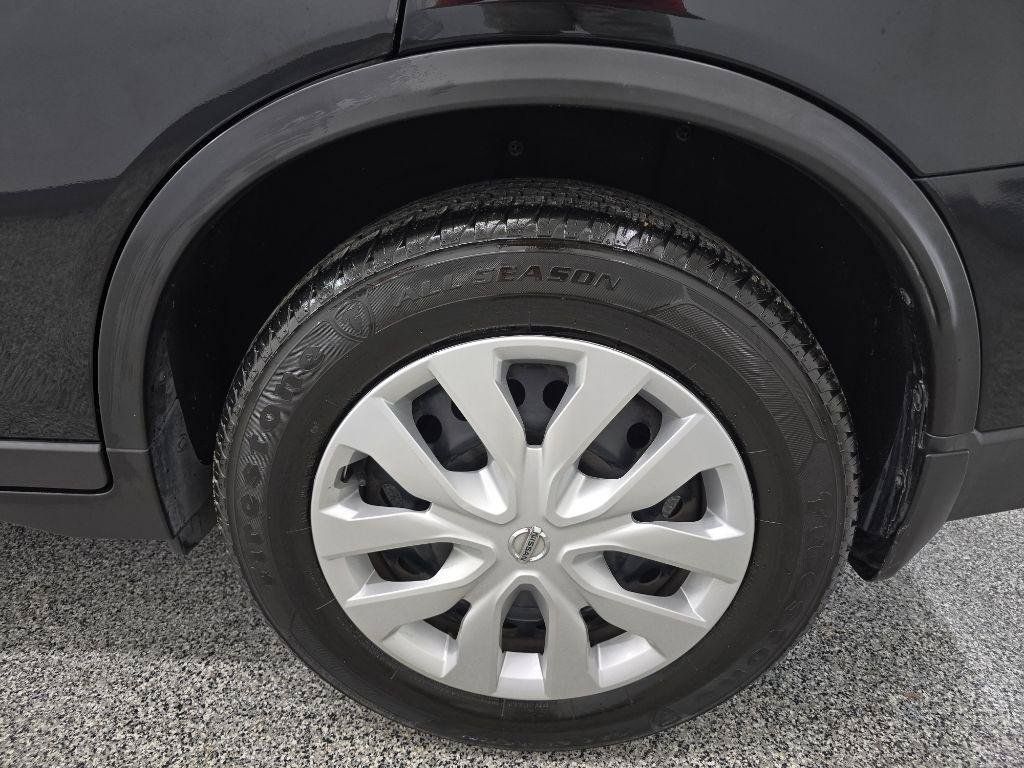 Used 2020 Nissan Rogue S FWD image 32