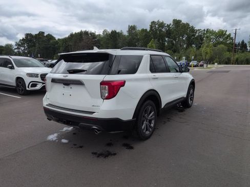 Certified 2023 Ford Explorer XLT w/ Equipment Group 202A AWD/4WD image 7