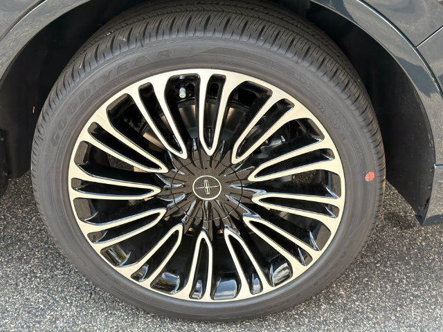 New 2027 Lincoln Aviator Black Label AWD/4WD image 20