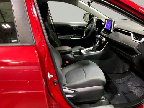 Used 2023 Toyota RAV4 LE AWD/4WD image 9