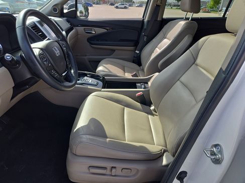 Used 2016 Honda Pilot Touring image 14