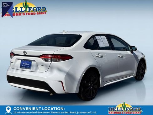 Used 2022 Toyota Corolla LE FWD image 3