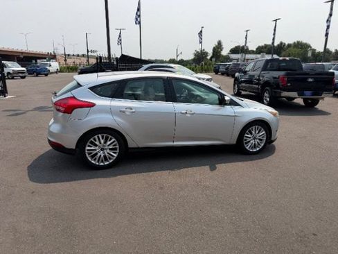 Used 2016 Ford Focus Titanium FWD image 16