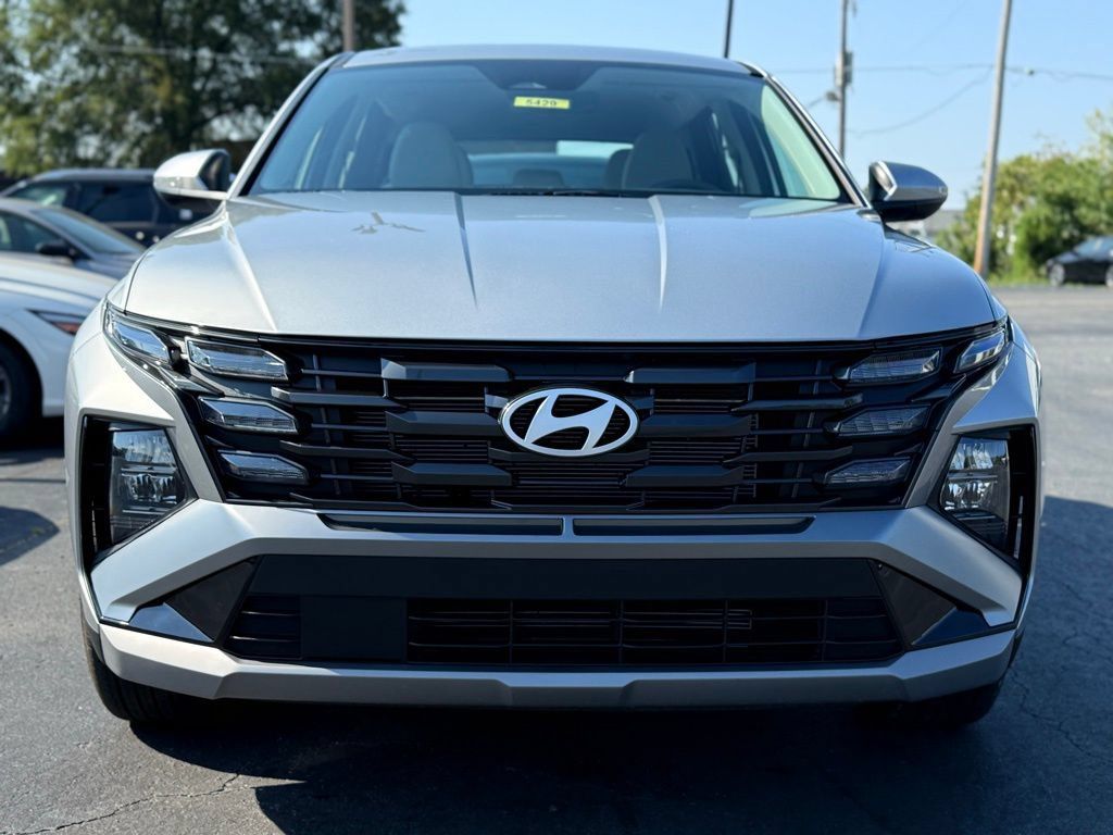 New 2025 Hyundai Tucson SE FWD image 2