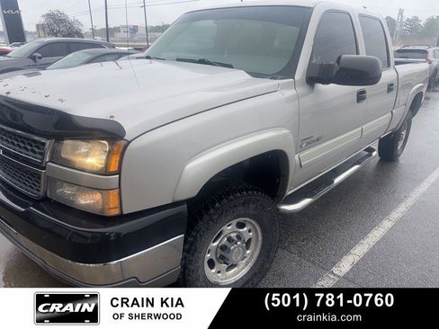 Used 2005 Chevrolet Silverado 2500 LS w/ Heavy-Duty Power Package image 1