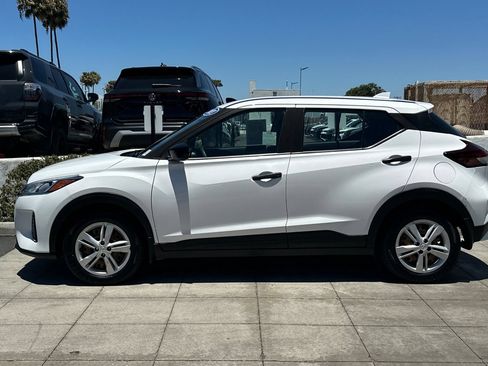 Used 2021 Nissan Kicks S FWD image 7