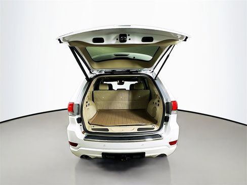 Used 2019 Jeep Grand Cherokee Overland image 35