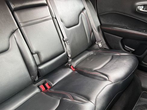 Used 2017 Jeep Compass Trailhawk w/ Leather Interior Group AWD/4WD image 39