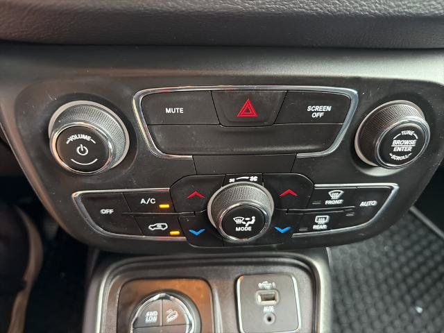 Used 2020 Jeep Compass Trailhawk AWD/4WD image 29