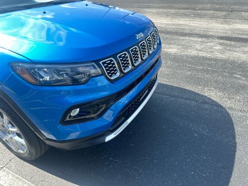 Used 2025 Jeep Compass Limited AWD/4WD image 8