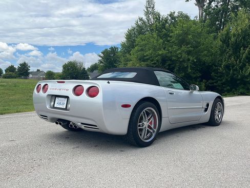 Used 2001 Chevrolet Corvette Convertible w/ Preferred Equipment Group2 RWD image 6