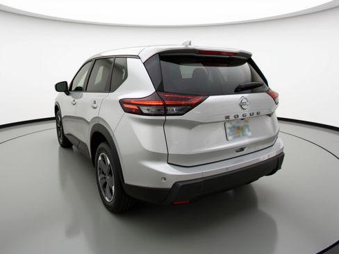 Used 2025 Nissan Rogue SV FWD image 6