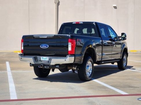 Used 2018 Ford F250 XLT w/ XLT Premium Package image 5