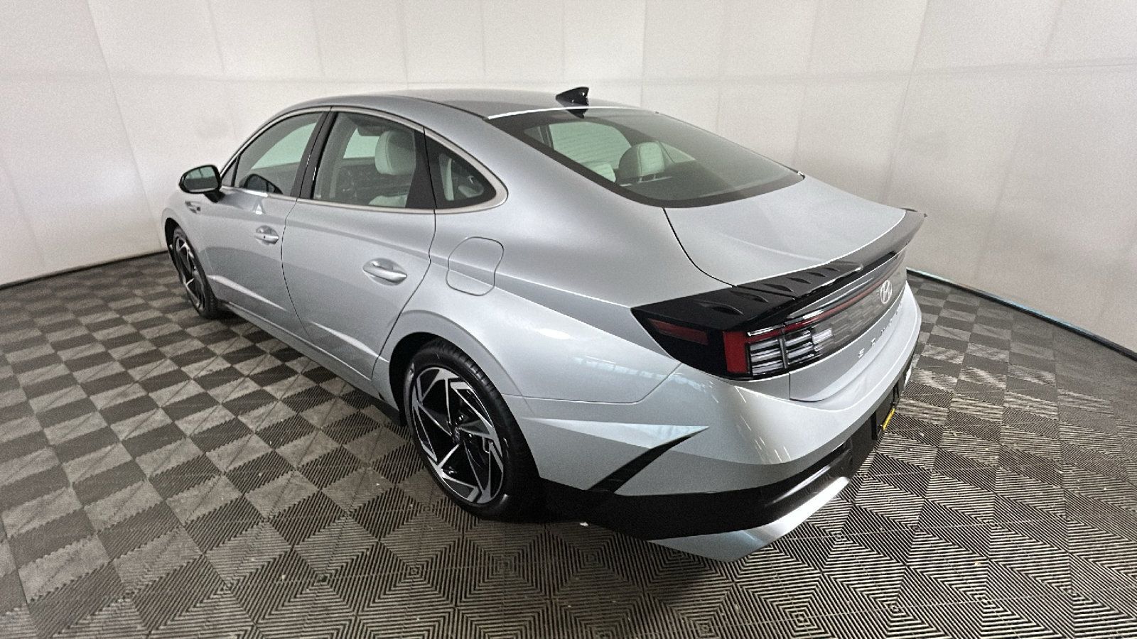 Certified 2026 Hyundai Sonata SEL AWD/4WD image 5