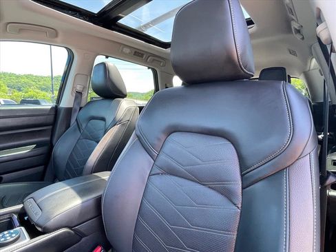 Used 2024 Nissan Pathfinder Platinum w/ Cargo Package AWD/4WD image 22