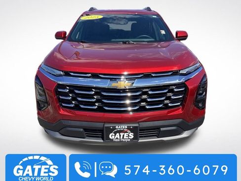 Used 2025 Chevrolet Equinox LT w/ Convenience Package II AWD/4WD image 2