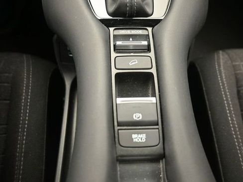 Used 2025 Honda HR-V LX image 30