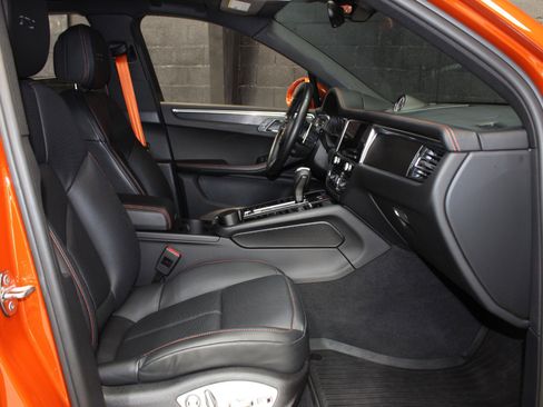 Used 2023 Porsche Macan GTS w/ Premium Package Plus image 51