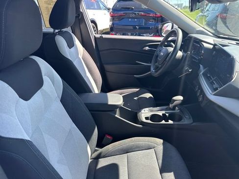 Used 2024 Chevrolet Trax LS w/ LS Convenience Package FWD image 20