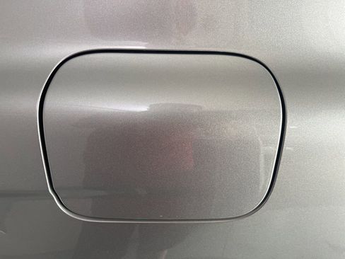 Used 2019 Toyota Camry SE w/ Carpet Mat Package FWD image 40