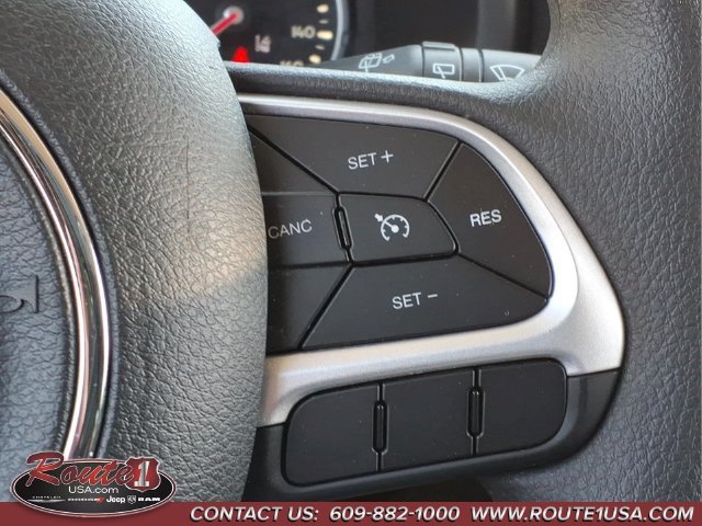 Used 2023 Jeep Renegade Latitude AWD/4WD image 29